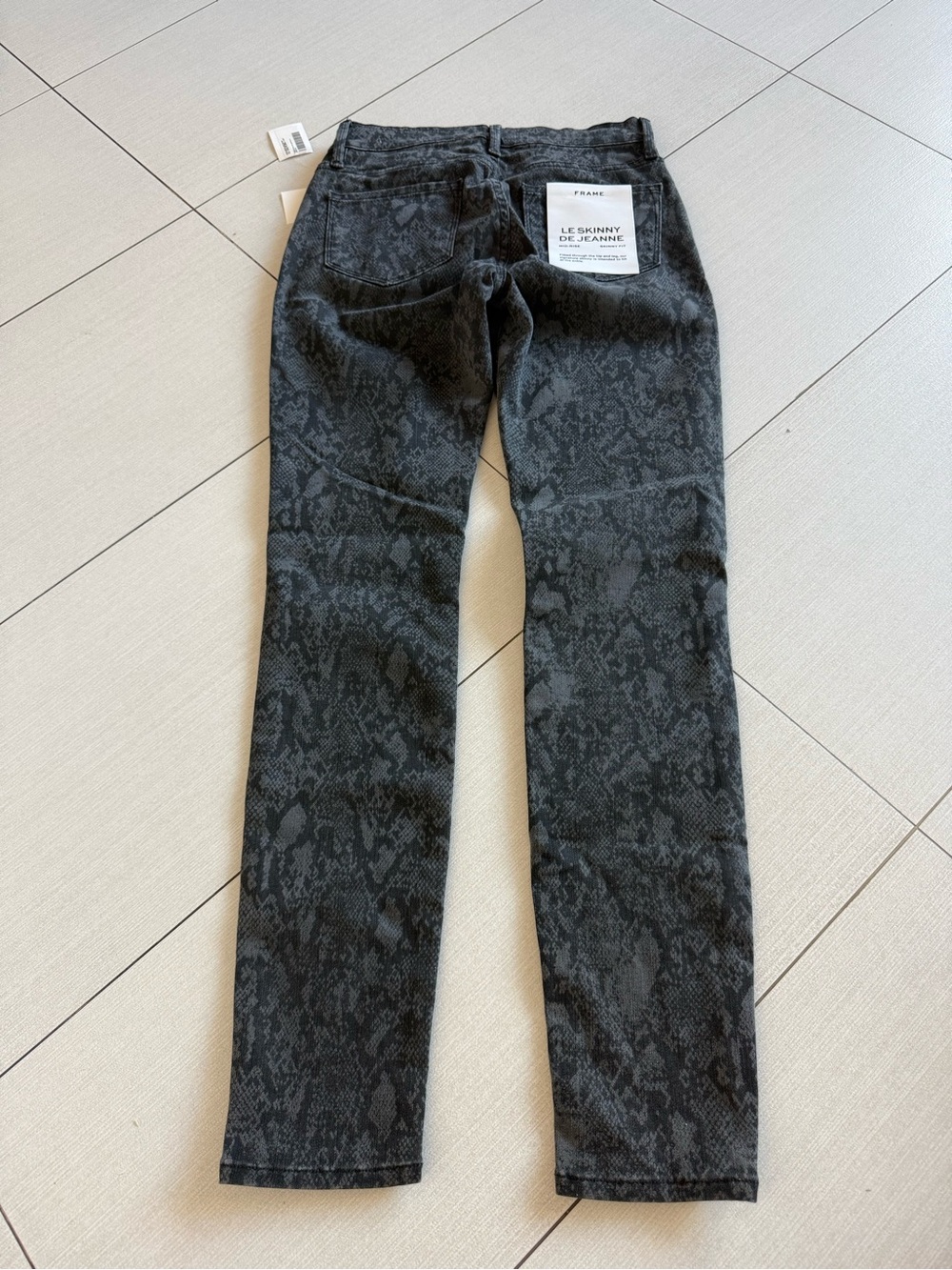 NWT Frame Denim Skinny Jeans in Black Snake-Print 28 Womens